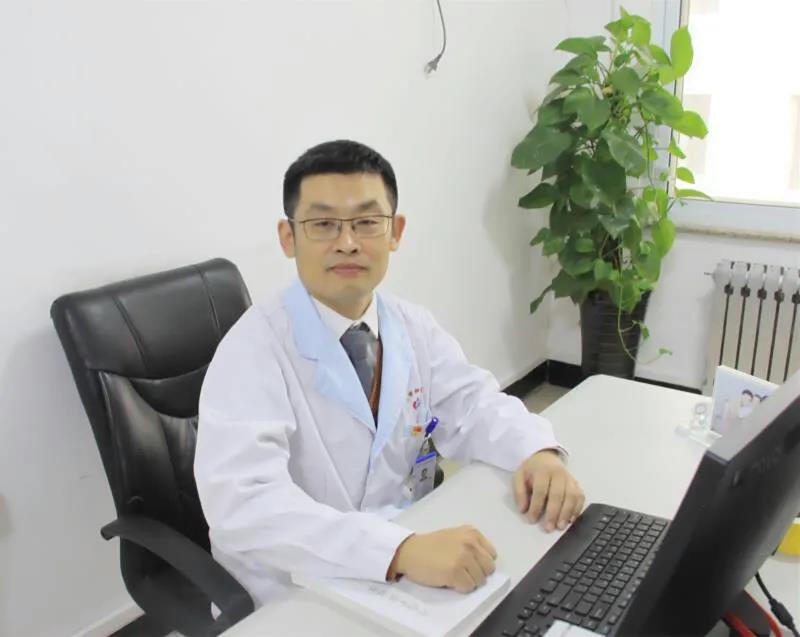 【出彩妇婴人】英勇无畏抗疫者 默默无闻检验人——记锦州市新冠核酸应急检测医疗队队长李满元