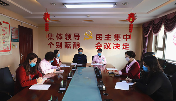 【党旗飘扬】党旗引领聚合力 众志成城战疫情