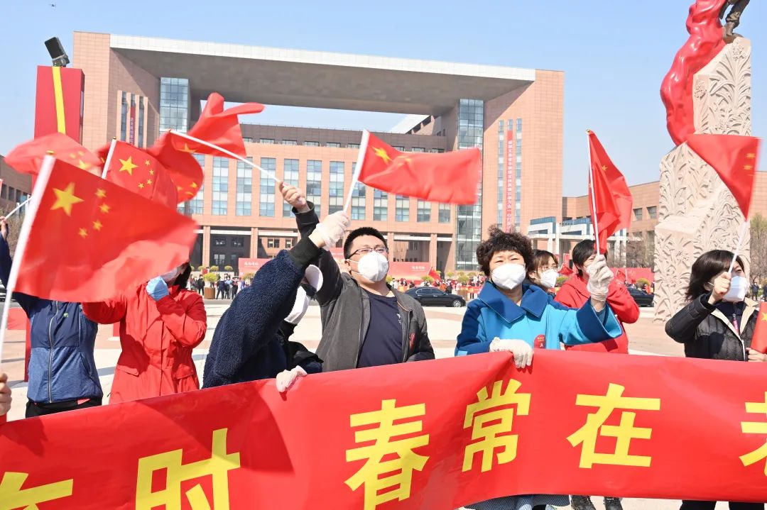 【凯旋归来】衣白褂 抗疫情 赤子今已平安还——记长春欢送英雄回家