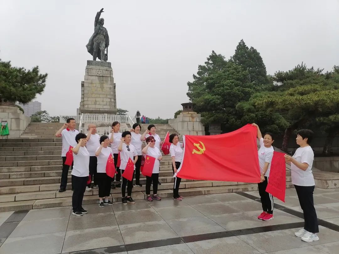 【红枫行动】党旗飘飘党徽耀——锦州市妇婴医院离退休党支部红色党日活动