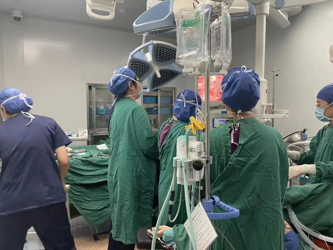 【春节坚守】春节我在岗 “手”护您的健康