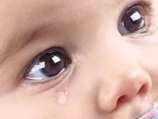 【健康科普】刚出生的小宝宝，为什么眼睛总是泪汪汪的？