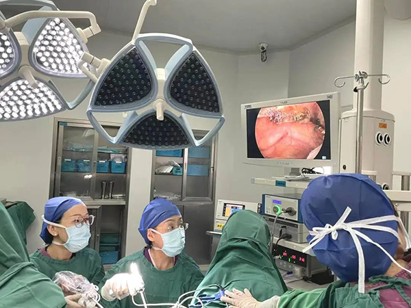 【创新突破】妇一科成功开展vNOTES整合术式，重塑Ⅲ度盆腔器官脱垂治疗新技术，经自然腔道进行极致微创，实现“无痕手术”快速康复